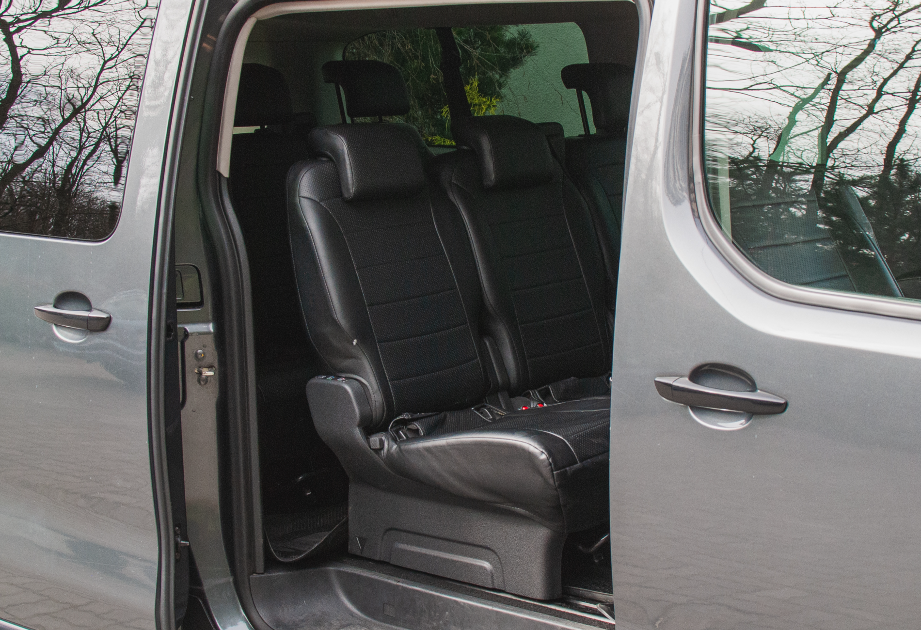 Аренда citroen spacetourer 2019 года в городе Москва от 5592 руб./сутки, задний привод, двигатель: дизель, объем 2 литра, каско (Мультидрайв), ОСАГО (Впишу в полис), без водителя, недорого, вид 4 - RentRide