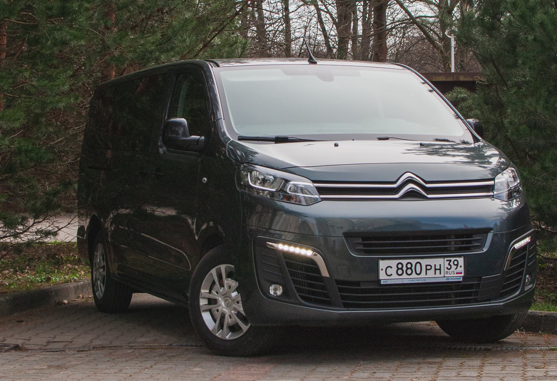 Аренда citroen spacetourer 2019 года в городе Москва от 5592 руб./сутки, задний привод, двигатель: дизель, объем 2 литра, каско (Мультидрайв), ОСАГО (Впишу в полис), без водителя, недорого - RentRide