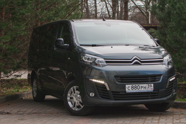 Прокат авто citroen spacetourer 2019 года в городе Калининград от 5592 руб./сутки, задний привод, двигатель: дизель, объем 2 литра, каско (Мультидрайв), ОСАГО (Впишу в полис), без водителя, недорого - RentRide