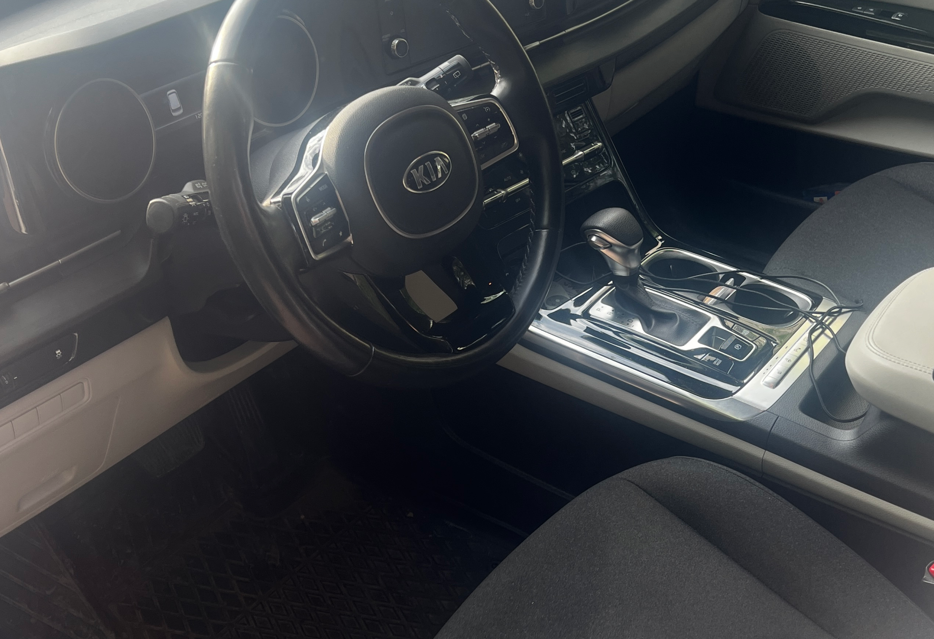 Аренда kia carnival 2021 года в городе Москва Щукинская от 9600 руб./сутки, передний привод, двигатель: дизель, объем 2.2 литра, каско (Впишу в полис), ОСАГО (Впишу в полис), без водителя, недорого, вид 4 - RentRide