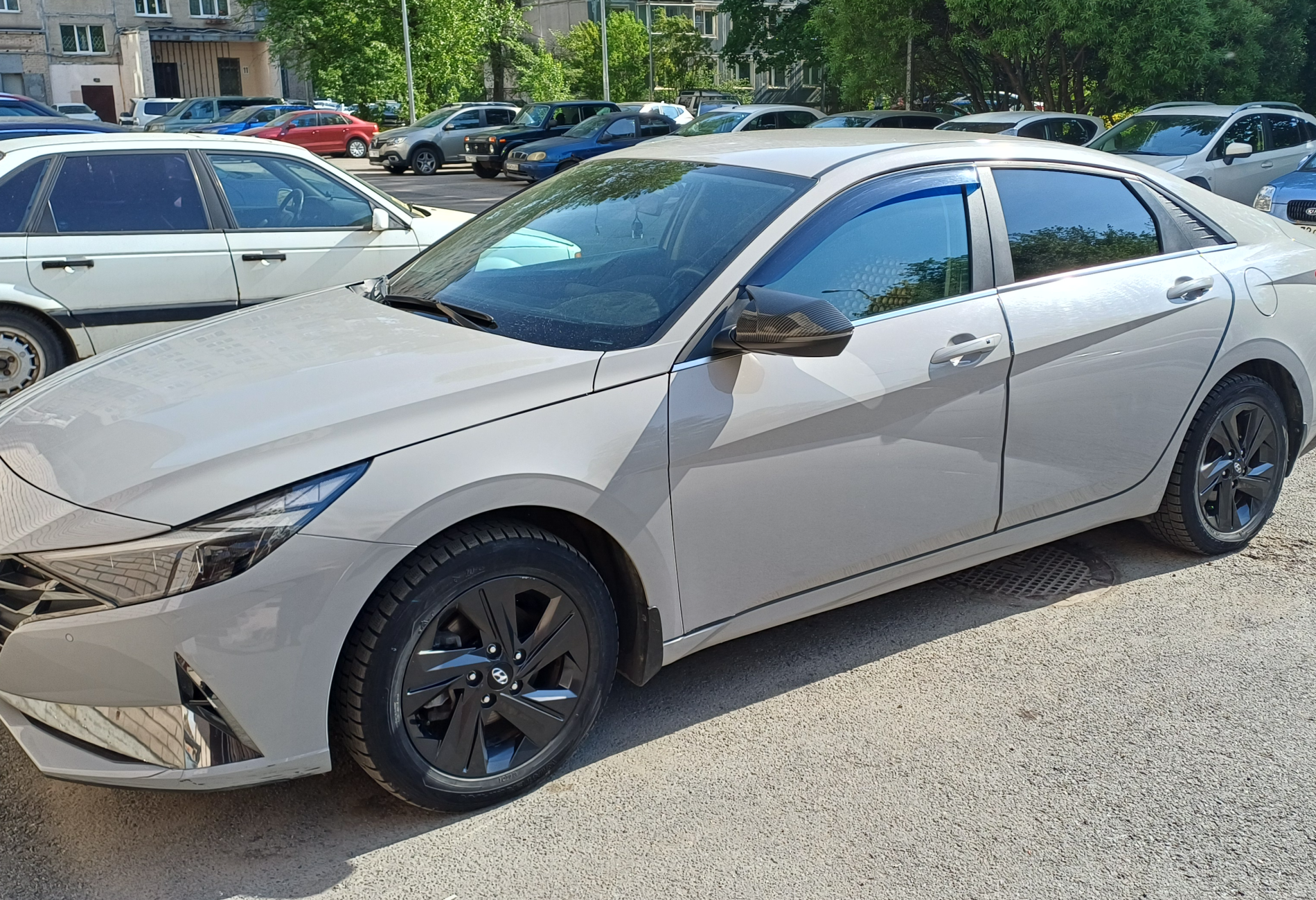 Аренда hyundai elantra комфорт класса 2022 года в городе Москва Озерки от 2240 руб./сутки, передний привод, двигатель: бензин, объем 1.6 литров, каско (Впишу в полис), ОСАГО (Впишу в полис), без водителя, недорого - RentRide
