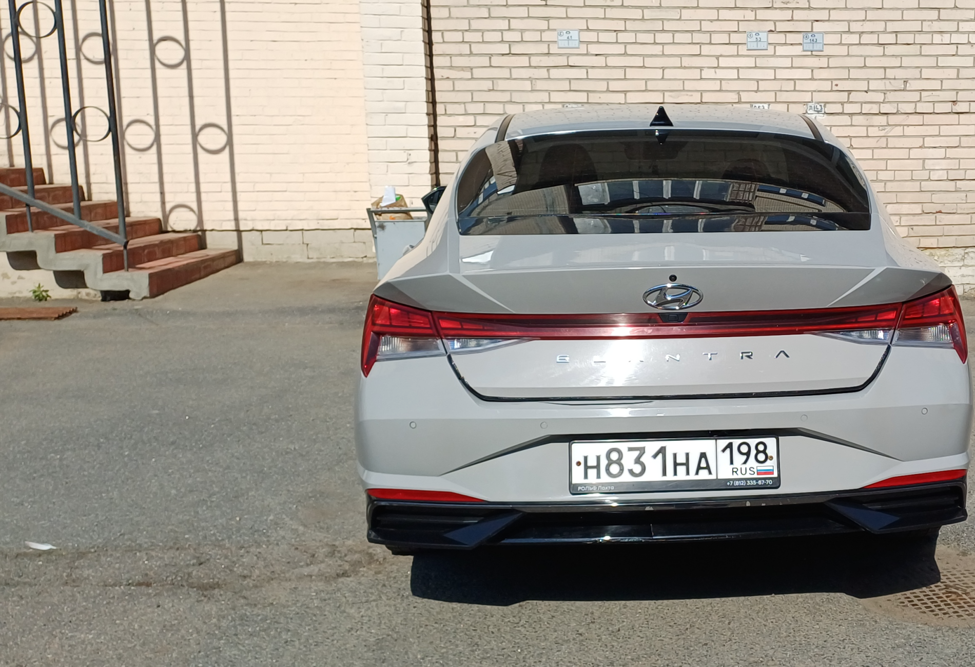 Аренда hyundai elantra комфорт класса 2022 года в городе Москва Озерки от 2240 руб./сутки, передний привод, двигатель: бензин, объем 1.6 литров, каско (Впишу в полис), ОСАГО (Впишу в полис), без водителя, недорого, вид 8 - RentRide