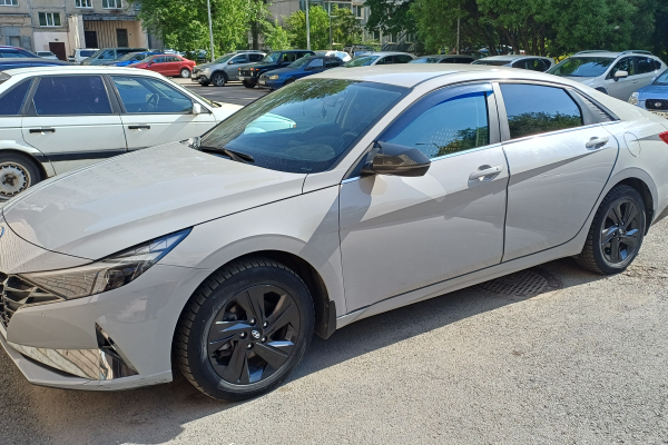 Прокат авто hyundai elantra комфорт класса 2022 года в городе Санкт-Петербург Озерки от 2240 руб./сутки, передний привод, двигатель: бензин, объем 1.6 литров, каско (Впишу в полис), ОСАГО (Впишу в полис), без водителя, недорого - RentRide