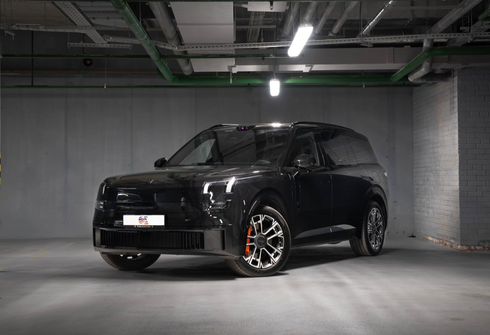 Аренда lynkco lynkco бизнес класса 2025 года в городе Москва Беговая от 21600 руб./сутки, полный привод, двигатель: бензин, объем 2 литра, ОСАГО (Мультидрайв), без водителя, недорого, вид 2 - RentRide