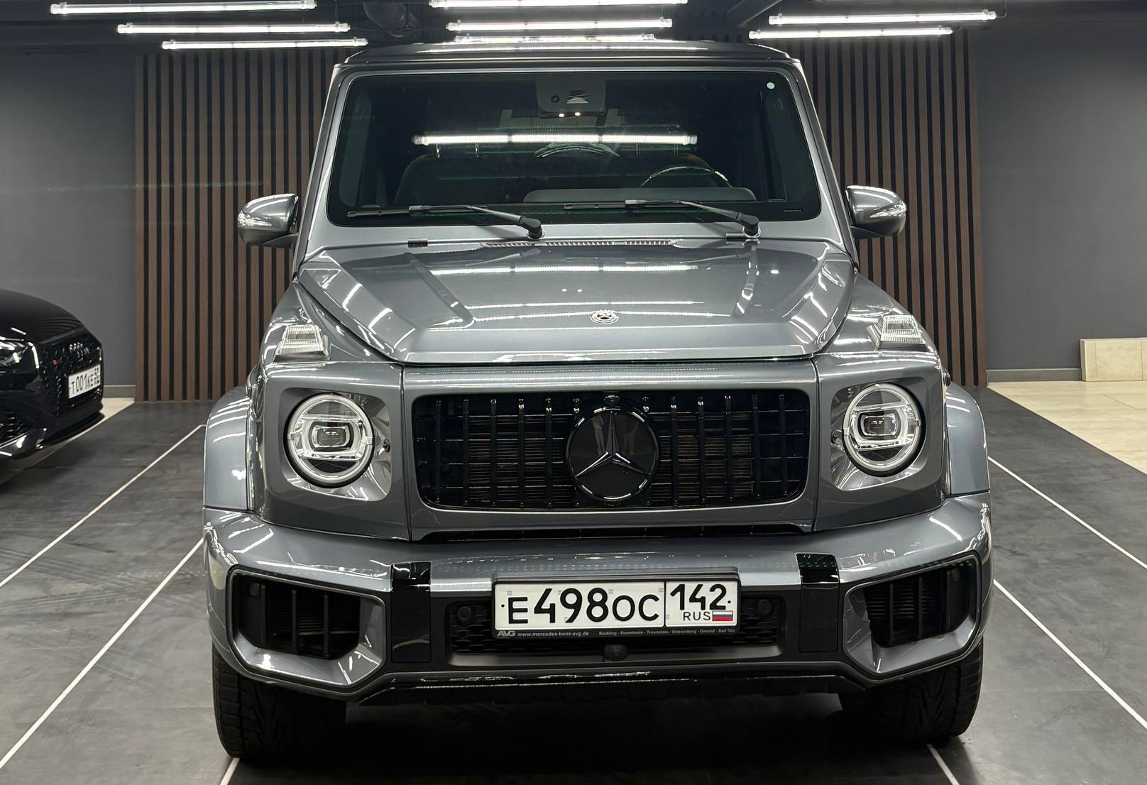 Аренда mercedes-benz g-klass премиум класса 2021 года в городе Москва Киевская от 28000 руб./сутки, полный привод, двигатель: дизель, объем 3 литра, каско (Мультидрайв), ОСАГО (Мультидрайв), без водителя, недорого - RentRide