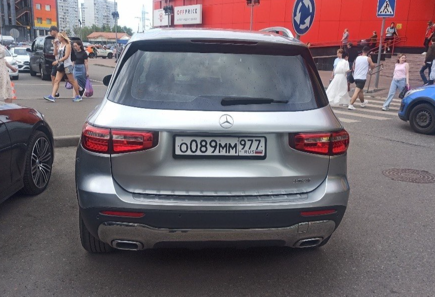 Аренда mercedes-benz glb бизнес класса 2020 года в городе Москва Щелковская от 5200 руб./сутки, передний привод, двигатель: бензин, объем 1.3 литра, ОСАГО (Мультидрайв), без водителя, недорого, вид 2 - RentRide