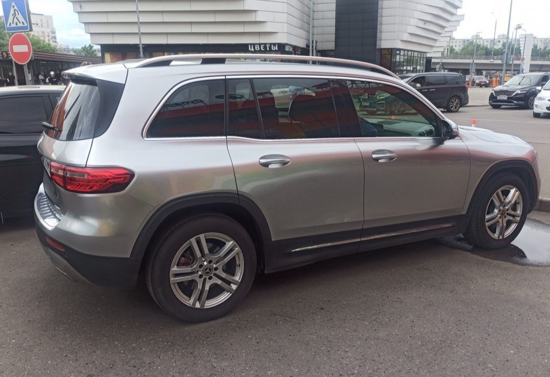 Аренда mercedes-benz glb бизнес класса 2020 года в городе Москва Щелковская от 5200 руб./сутки, передний привод, двигатель: бензин, объем 1.3 литра, ОСАГО (Мультидрайв), без водителя, недорого - RentRide