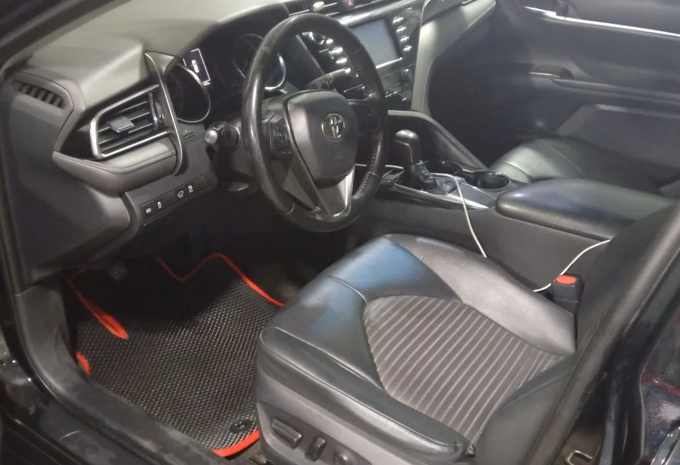 Аренда toyota camry эконом класса 2019 года в городе Москва Новые Черемушки от 2900 руб./сутки, передний привод, двигатель: бензин, объем 2.5 литров, ОСАГО (Впишу в полис), без водителя, недорого, вид 10 - RentRide