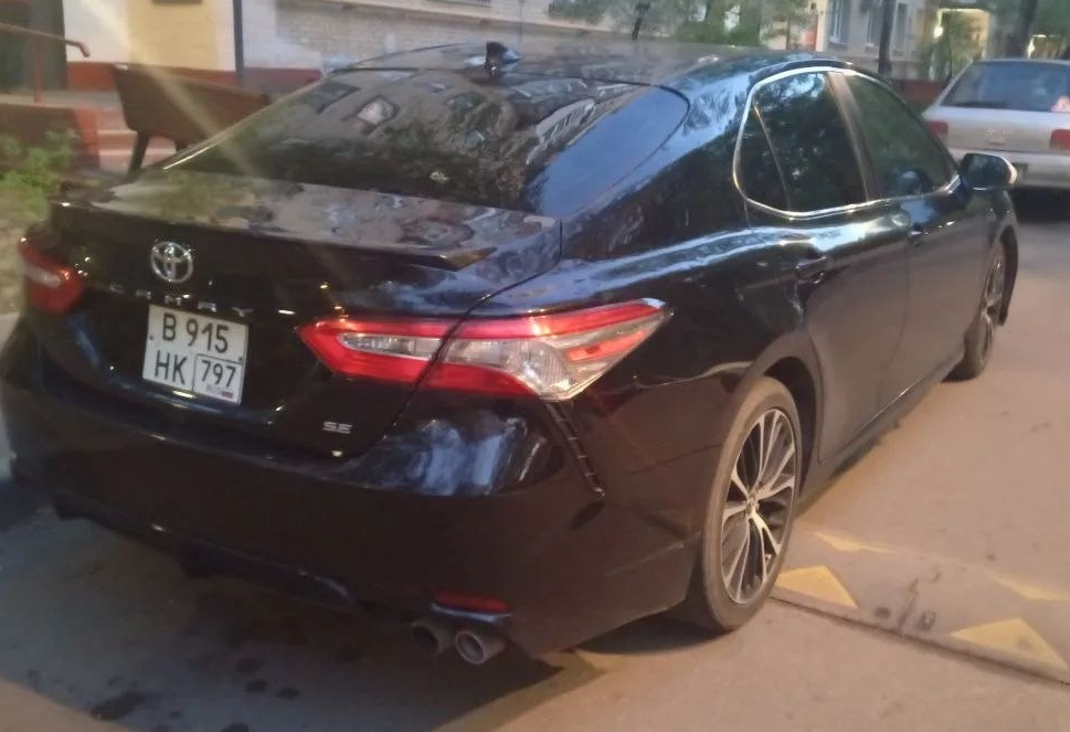 Аренда toyota camry комфорт класса 2019 года в городе Москва Новые Черемушки от 2700 руб./сутки, передний привод, двигатель: бензин, объем 2.5 литров, ОСАГО (Впишу в полис), без водителя, недорого, вид 4 - RentRide