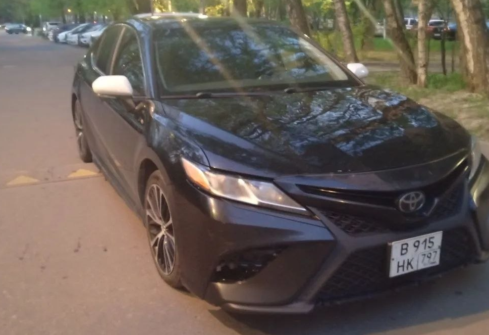 Аренда toyota camry комфорт класса 2019 года в городе Москва Новые Черемушки от 2700 руб./сутки, передний привод, двигатель: бензин, объем 2.5 литров, ОСАГО (Впишу в полис), без водителя, недорого, вид 2 - RentRide