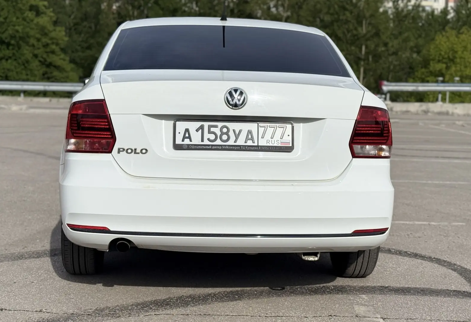 Аренда volkswagen polo эконом класса 2016 года в городе Москва Медведково от 2000 руб./сутки, передний привод, двигатель: бензин, объем 1.6 литров, ОСАГО (Мультидрайв), без водителя, недорого, вид 12 - RentRide
