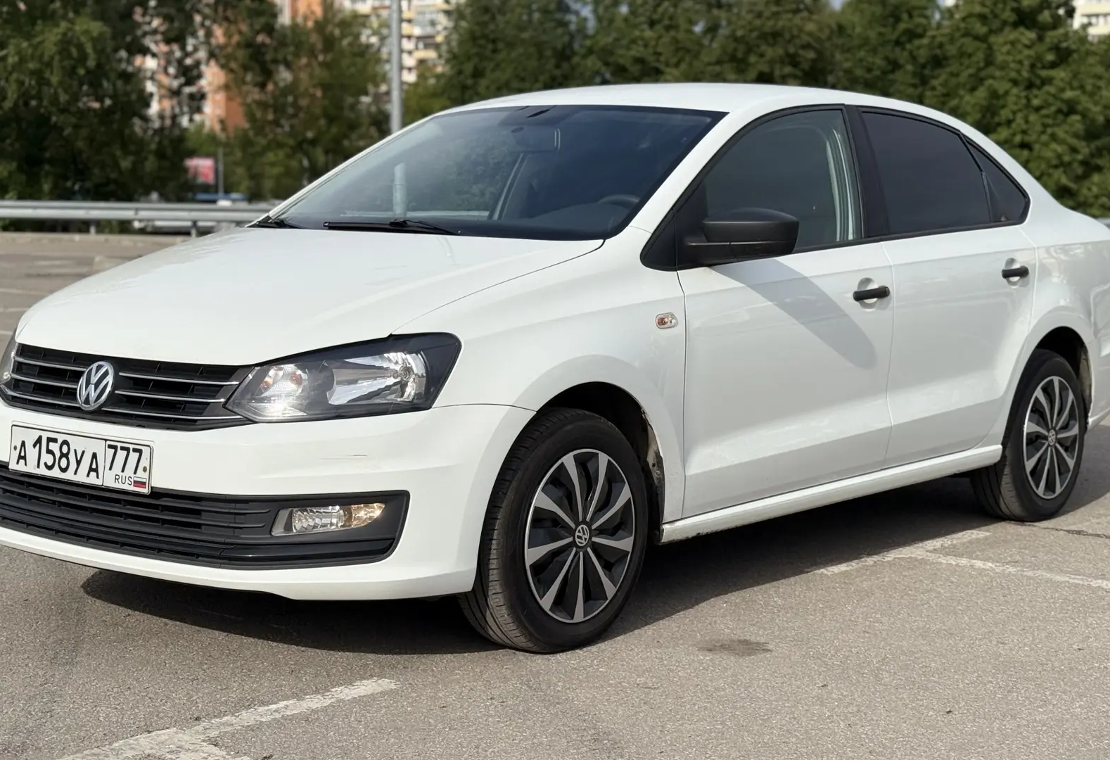 Аренда volkswagen polo эконом класса 2016 года в городе Москва Медведково от 2000 руб./сутки, передний привод, двигатель: бензин, объем 1.6 литров, ОСАГО (Мультидрайв), без водителя, недорого, вид 10 - RentRide