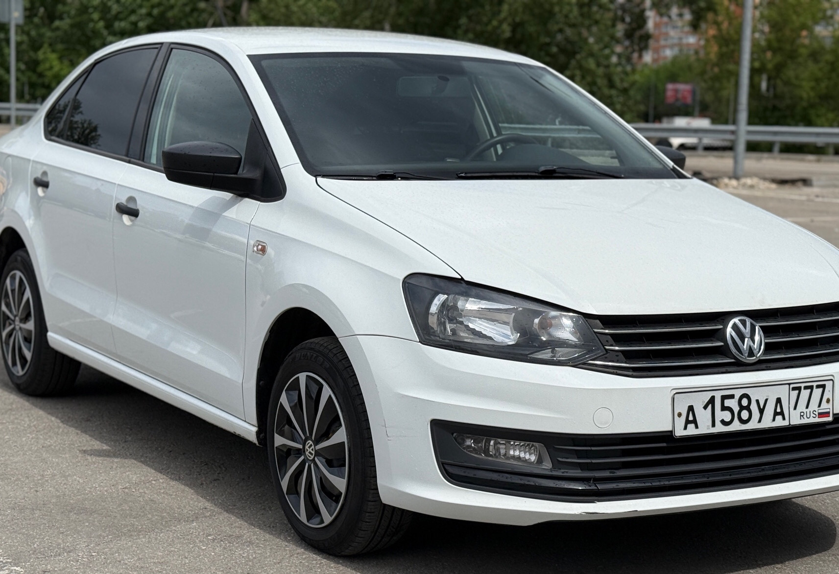 Аренда volkswagen polo эконом класса 2016 года в городе Москва Медведково от 2080 руб./сутки, передний привод, двигатель: бензин, объем 1.6 литров, ОСАГО (Мультидрайв), без водителя, недорого, вид 6 - RentRide