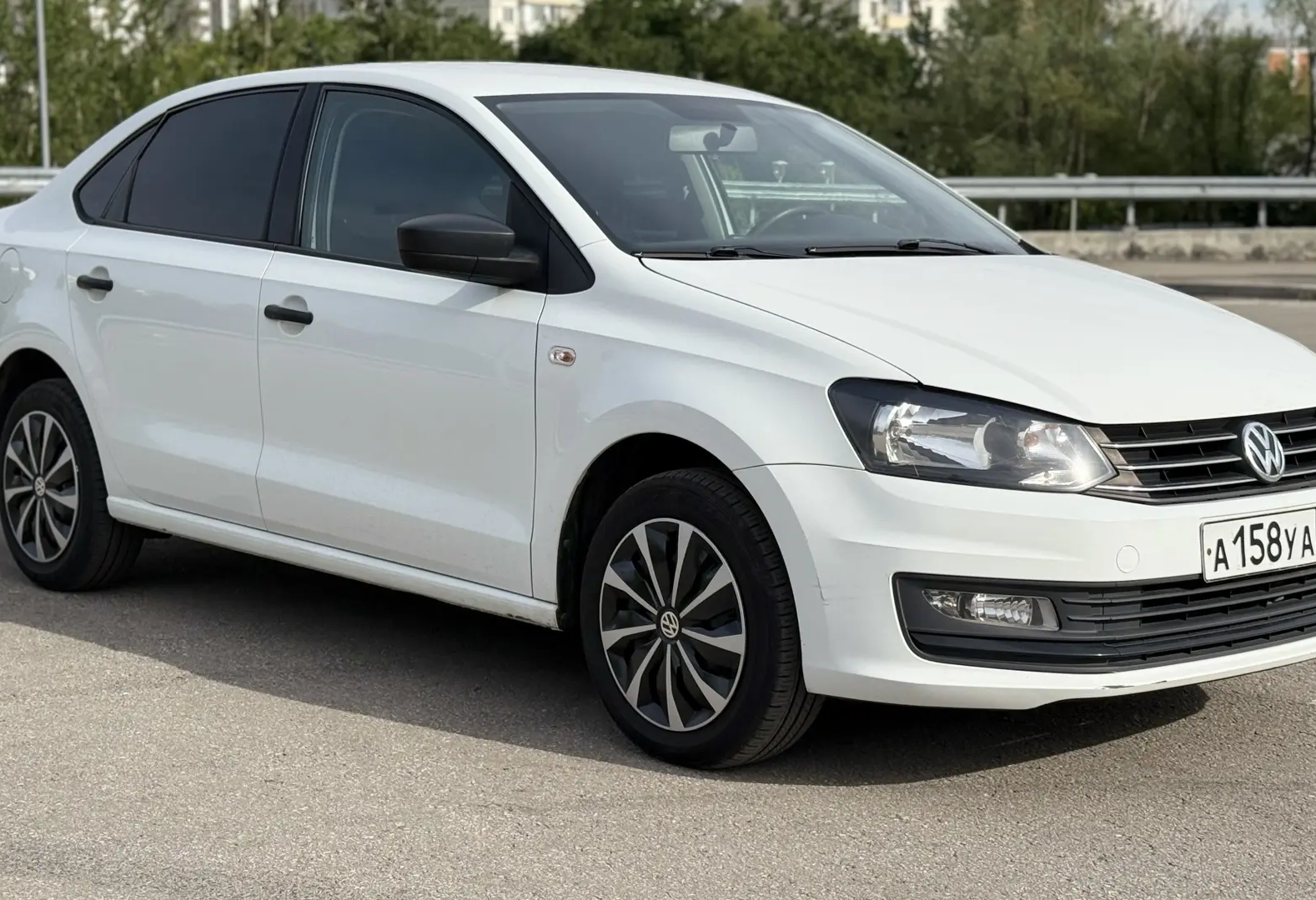 Аренда volkswagen polo эконом класса 2016 года в городе Москва Медведково от 2000 руб./сутки, передний привод, двигатель: бензин, объем 1.6 литров, ОСАГО (Мультидрайв), без водителя, недорого, вид 14 - RentRide