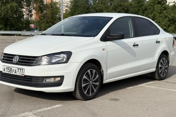 Прокат авто volkswagen polo эконом класса 2016 года в городе Москва Медведково от 1920 руб./сутки, передний привод, двигатель: бензин, объем 1.6 литров, ОСАГО (Мультидрайв), без водителя, недорого - RentRide
