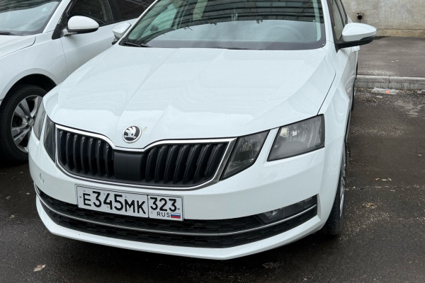 Прокат авто skoda octavia эконом класса 2017 года в городе Москва Нагорная от 3192 руб./сутки, передний привод, двигатель: бензин, объем 1.6 литров, ОСАГО (Впишу в полис), без водителя, недорого - RentRide