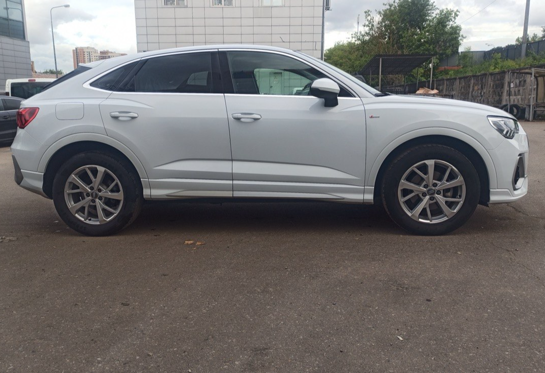 Аренда audi q3-sportback бизнес класса 2020 года в городе Москва Щелковская от 6000 руб./сутки, передний привод, двигатель: бензин, объем 1.4 литра, ОСАГО (Мультидрайв), без водителя, недорого, вид 4 - RentRide