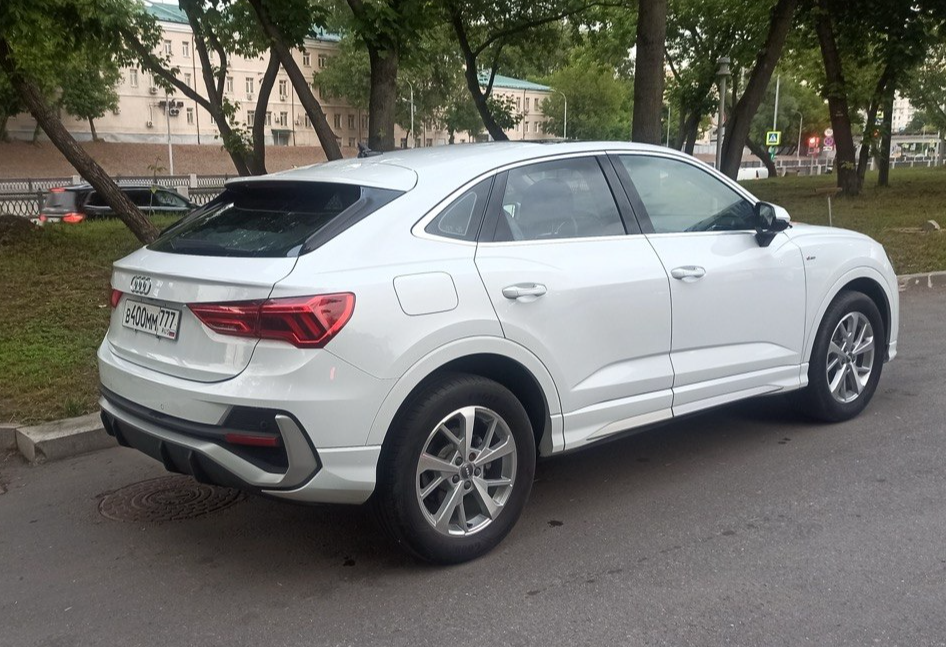 Аренда audi q3-sportback бизнес класса 2020 года в городе Москва Щелковская от 6000 руб./сутки, передний привод, двигатель: бензин, объем 1.4 литра, ОСАГО (Мультидрайв), без водителя, недорого - RentRide