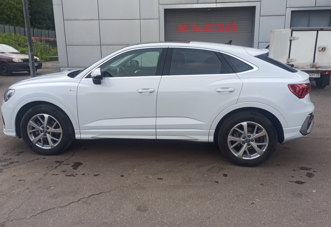 Аренда audi q3-sportback бизнес класса 2020 года в городе Москва Щелковская от 6000 руб./сутки, передний привод, двигатель: бензин, объем 1.4 литра, ОСАГО (Мультидрайв), без водителя, недорого, вид 6 - RentRide