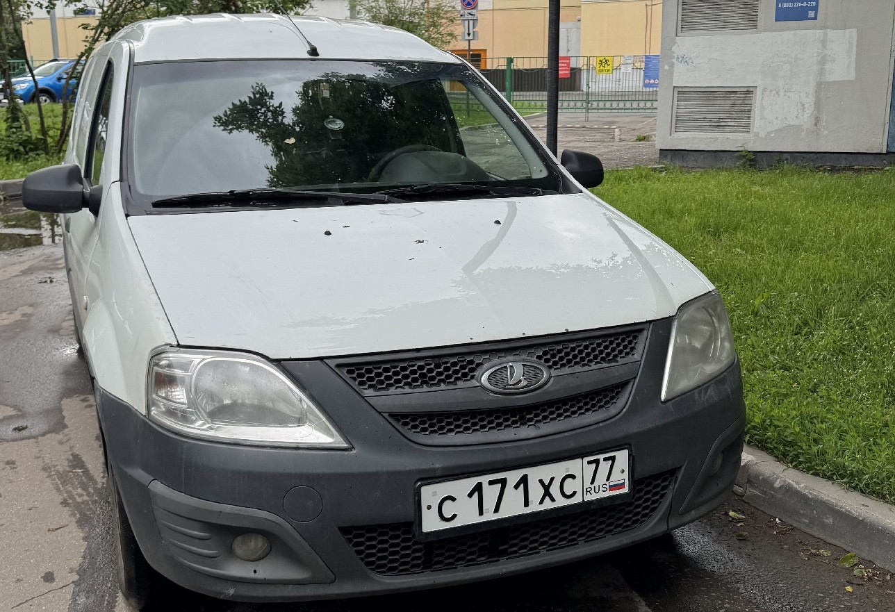 Аренда lada-vaz largus эконом класса 2017 года в городе Москва Бабушкинская от 2000 руб./сутки, передний привод, двигатель: бензин, объем 1.5 литров, ОСАГО (Впишу в полис), без водителя, недорого - RentRide