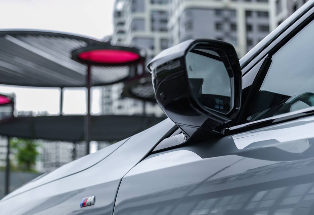 Аренда bmw 5-serii бизнес класса 2023 года в городе Москва Авиамоторная от 16000 руб./сутки, полный привод, двигатель: бензин, объем 2 литра, каско (Мультидрайв), ОСАГО (Мультидрайв), без водителя, недорого, вид 2 - RentRide