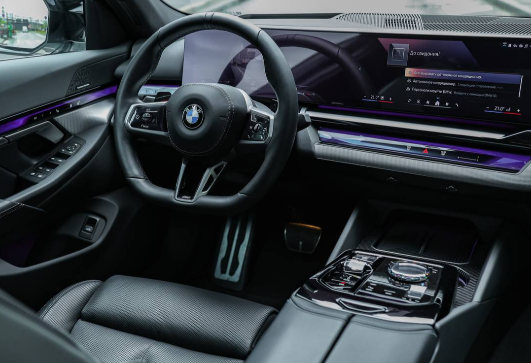 Аренда bmw 5-serii бизнес класса 2023 года в городе Москва Авиамоторная от 16000 руб./сутки, полный привод, двигатель: бензин, объем 2 литра, каско (Мультидрайв), ОСАГО (Мультидрайв), без водителя, недорого, вид 7 - RentRide