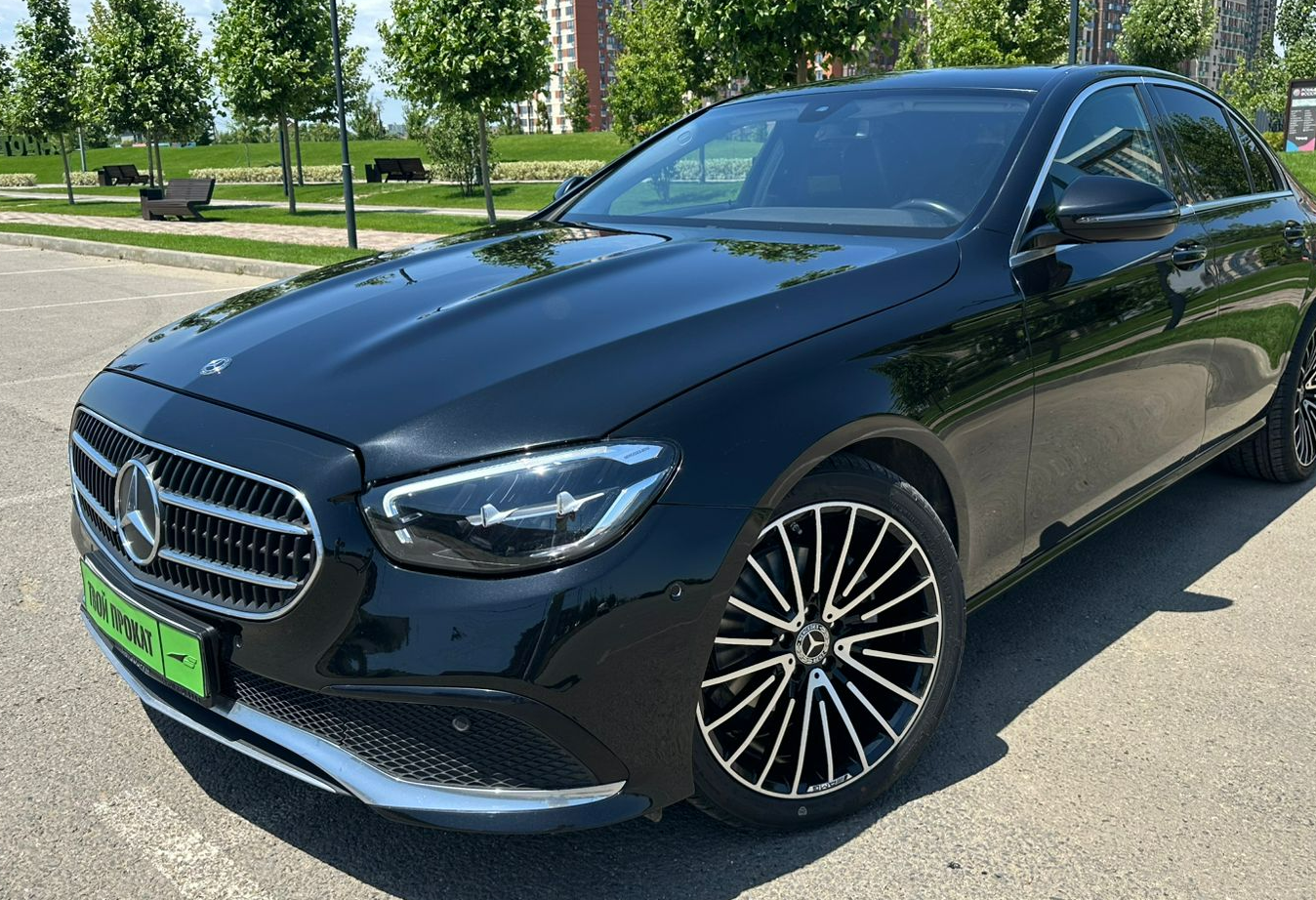 Аренда mercedes-benz e-klass бизнес класса 2021 года в городе Москва от 8792 руб./сутки, задний привод, двигатель: дизель, объем 1.6 литров, ОСАГО (Мультидрайв), без водителя, недорого, вид 2 - RentRide