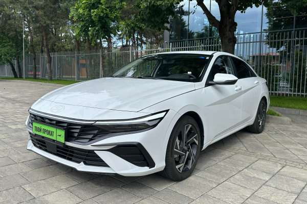 Прокат авто hyundai elantra комфорт класса 2023 года в городе Краснодар от 4400 руб./сутки, передний привод, двигатель: бензин, объем 1.5 литров, ОСАГО (Мультидрайв), без водителя, недорого - RentRide