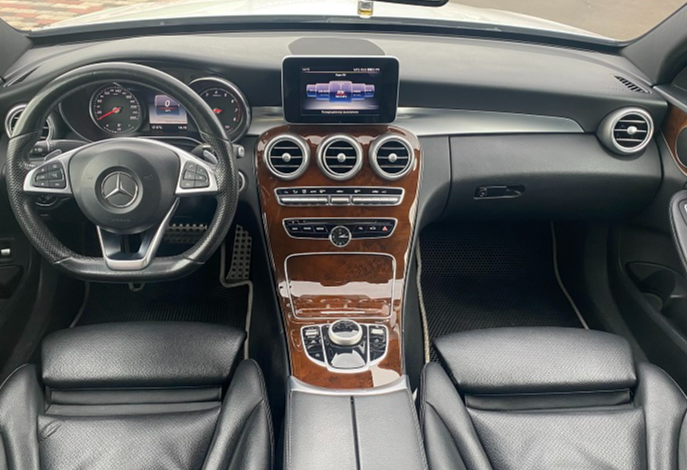 Аренда mercedes-benz c-klass бизнес класса 2016 года в городе Москва от 6560 руб./сутки, передний привод, двигатель: бензин, объем 1.6 литров, ОСАГО (Мультидрайв), без водителя, недорого, вид 7 - RentRide