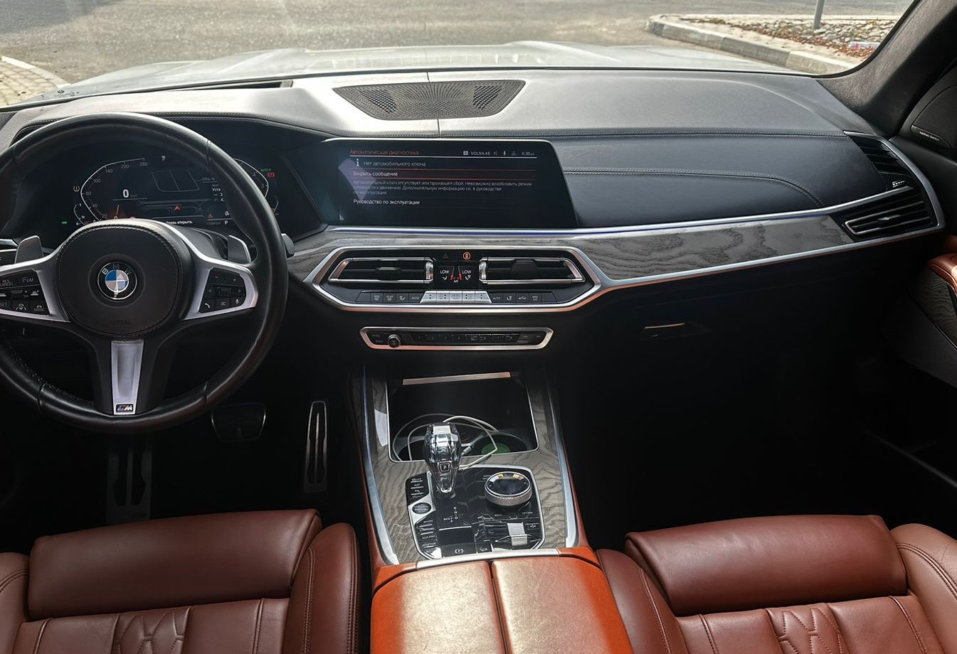Аренда bmw x7 бизнес класса 2019 года в городе Москва Крюково от 20000 руб./сутки, полный привод, двигатель: бензин, объем 3 литра, каско (Впишу в полис), ОСАГО (Впишу в полис), без водителя, недорого, вид 5 - RentRide