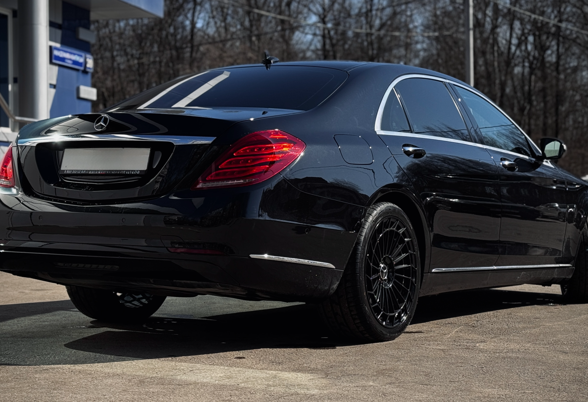 Аренда mercedes-benz s-klass премиум класса 2014 года в городе Москва от 11200 руб./сутки, полный привод, двигатель: дизель, объем 3 литра, ОСАГО (Мультидрайв), без водителя, недорого, вид 2 - RentRide