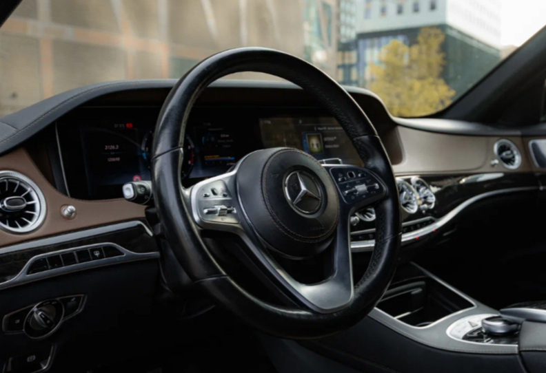 Аренда mercedes-benz s-klass премиум класса 2018 года в городе Москва от 14500 руб./сутки, двигатель: дизель, объем 3 литра, ОСАГО (Мультидрайв), без водителя, недорого, вид 3 - RentRide