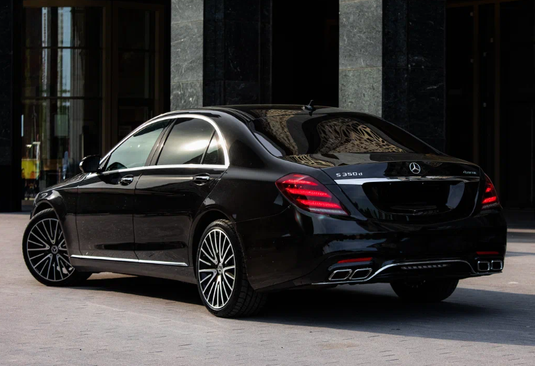 Аренда mercedes-benz s-klass премиум класса 2018 года в городе Москва от 14500 руб./сутки, двигатель: дизель, объем 3 литра, ОСАГО (Мультидрайв), без водителя, недорого, вид 7 - RentRide