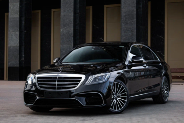 Прокат авто mercedes-benz s-klass премиум класса 2018 года в городе Сочи от 14500 руб./сутки, двигатель: дизель, объем 3 литра, ОСАГО (Мультидрайв), без водителя, недорого - RentRide