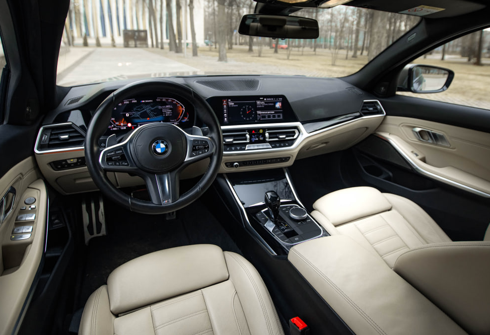 Аренда bmw 3-serii бизнес класса 2021 года в городе Москва Профсоюзная от 15200 руб./сутки, полный привод, двигатель: бензин, объем 3 литра, ОСАГО (Впишу в полис), без водителя, недорого, вид 4 - RentRide
