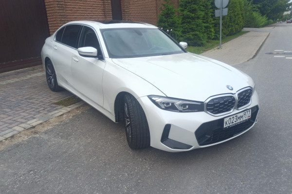 Прокат авто bmw 3-serii бизнес класса 2023 года в городе Москва Щелковская от 6400 руб./сутки, задний привод, двигатель: бензин, объем 2000 литров, ОСАГО (Мультидрайв), без водителя, недорого - RentRide