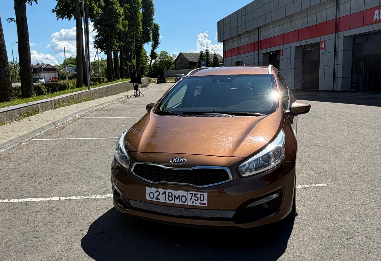 Аренда kia ceed эконом класса 2017 года в городе Москва Алтуфьево от 2400 руб./сутки, передний привод, двигатель: бензин, объем 1.6 литров, ОСАГО (Мультидрайв), без водителя, недорого, вид 2 - RentRide