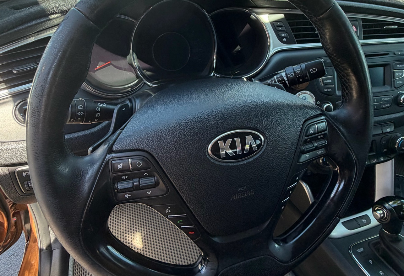 Аренда kia ceed эконом класса 2017 года в городе Москва Алтуфьево от 2400 руб./сутки, передний привод, двигатель: бензин, объем 1.6 литров, ОСАГО (Мультидрайв), без водителя, недорого, вид 6 - RentRide