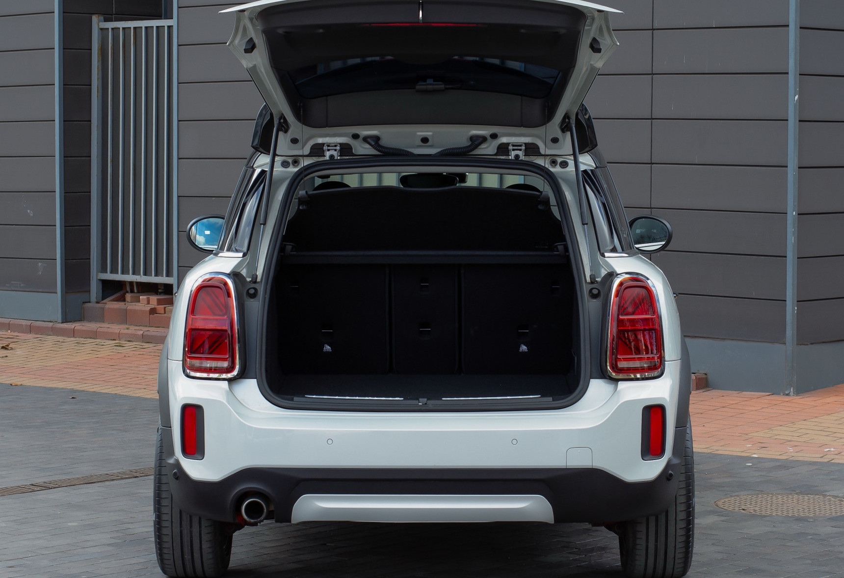Аренда mini countryman бизнес класса 2022 года в городе Москва от 5352 руб./сутки, передний привод, двигатель: бензин, объем 1.5 литров, каско (Впишу в полис), ОСАГО (Мультидрайв), без водителя, недорого, вид 7 - RentRide