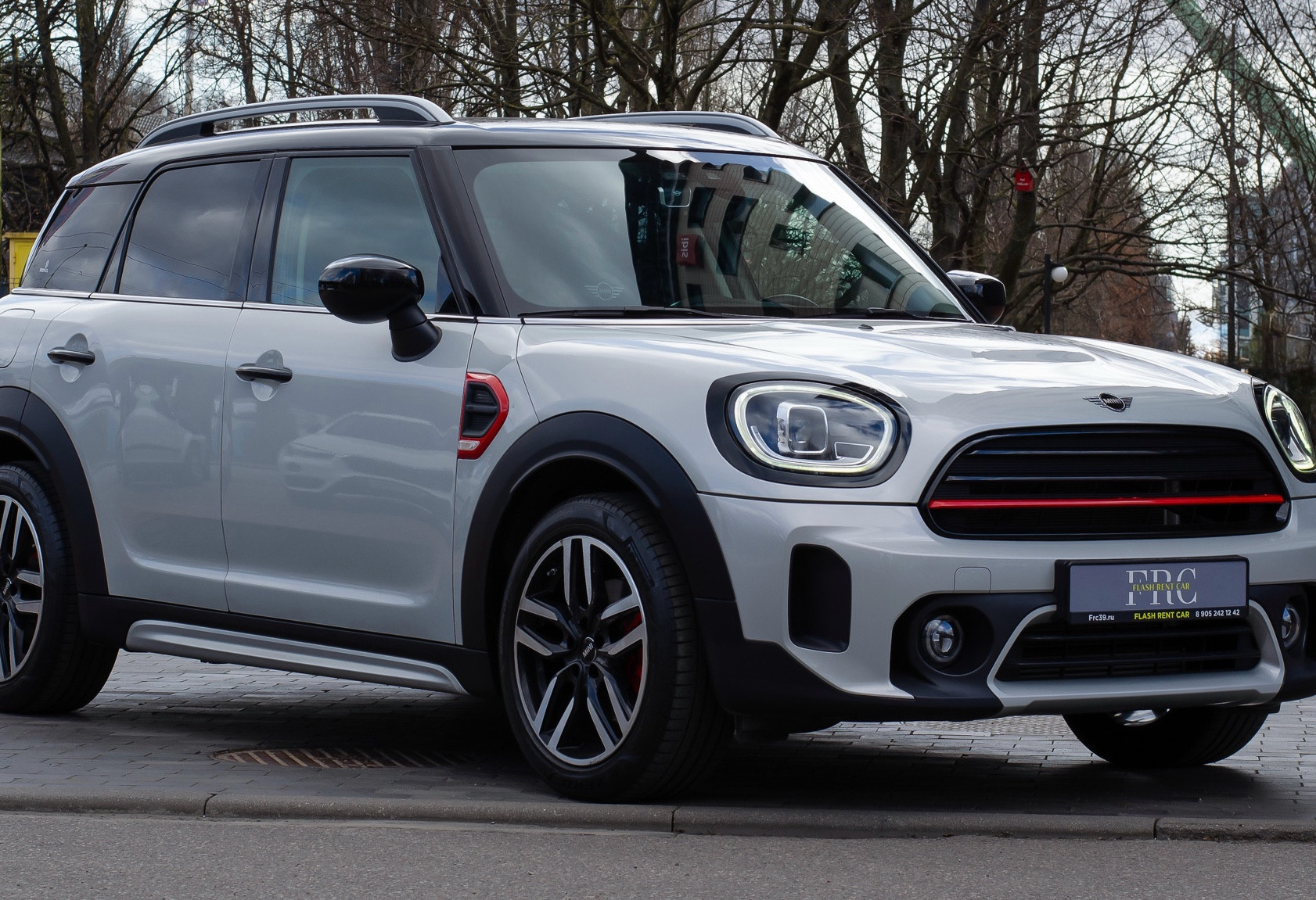 Аренда mini countryman бизнес класса 2022 года в городе Москва от 5352 руб./сутки, передний привод, двигатель: бензин, объем 1.5 литров, каско (Впишу в полис), ОСАГО (Мультидрайв), без водителя, недорого, вид 2 - RentRide