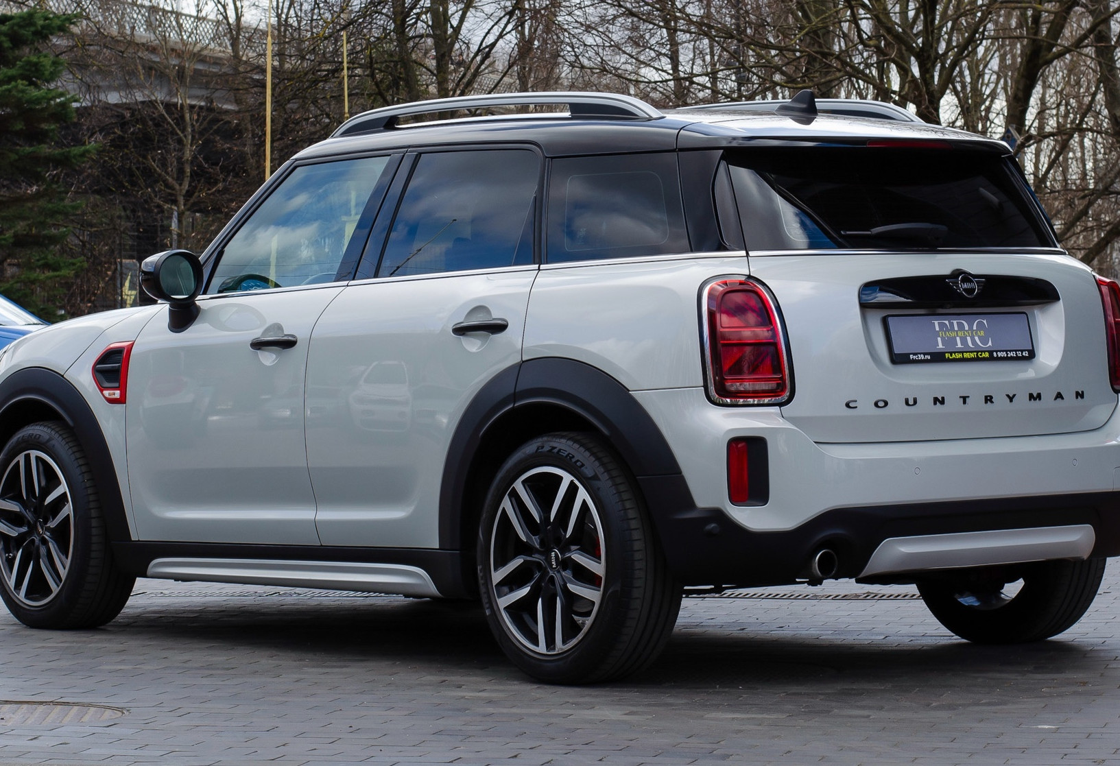 Аренда mini countryman бизнес класса 2022 года в городе Москва от 5352 руб./сутки, передний привод, двигатель: бензин, объем 1.5 литров, каско (Впишу в полис), ОСАГО (Мультидрайв), без водителя, недорого, вид 4 - RentRide