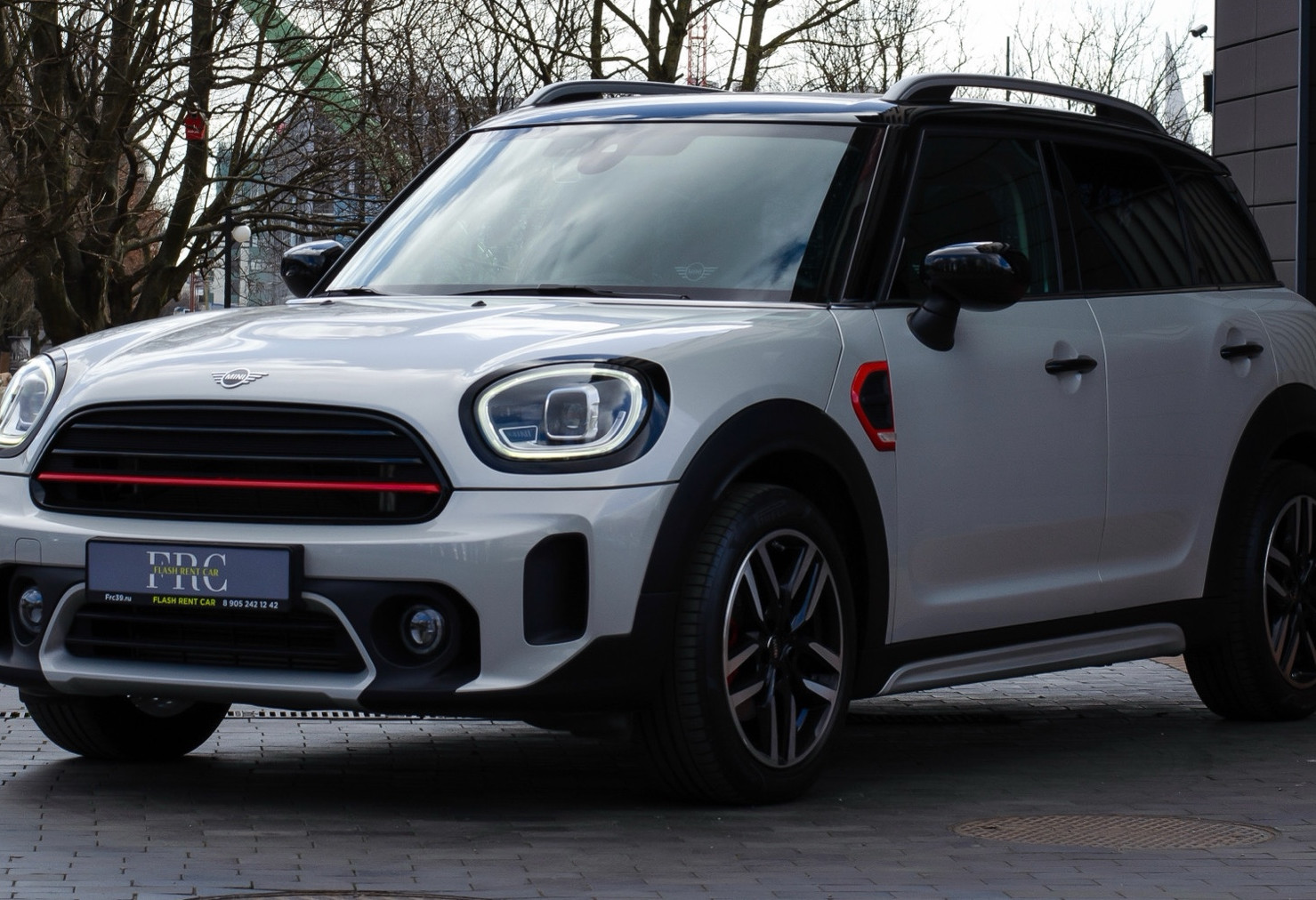 Аренда mini countryman бизнес класса 2022 года в городе Москва от 5352 руб./сутки, передний привод, двигатель: бензин, объем 1.5 литров, каско (Впишу в полис), ОСАГО (Мультидрайв), без водителя, недорого - RentRide