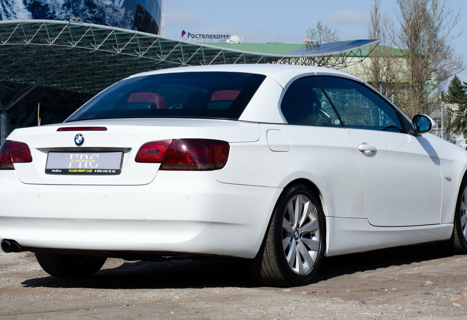 Аренда bmw 3-serii-cabrio бизнес класса 2008 года в городе Москва от 6232 руб./сутки, задний привод, двигатель: бензин, объем 2.5 литров, каско (Впишу в полис), ОСАГО (Мультидрайв), без водителя, недорого, вид 6 - RentRide