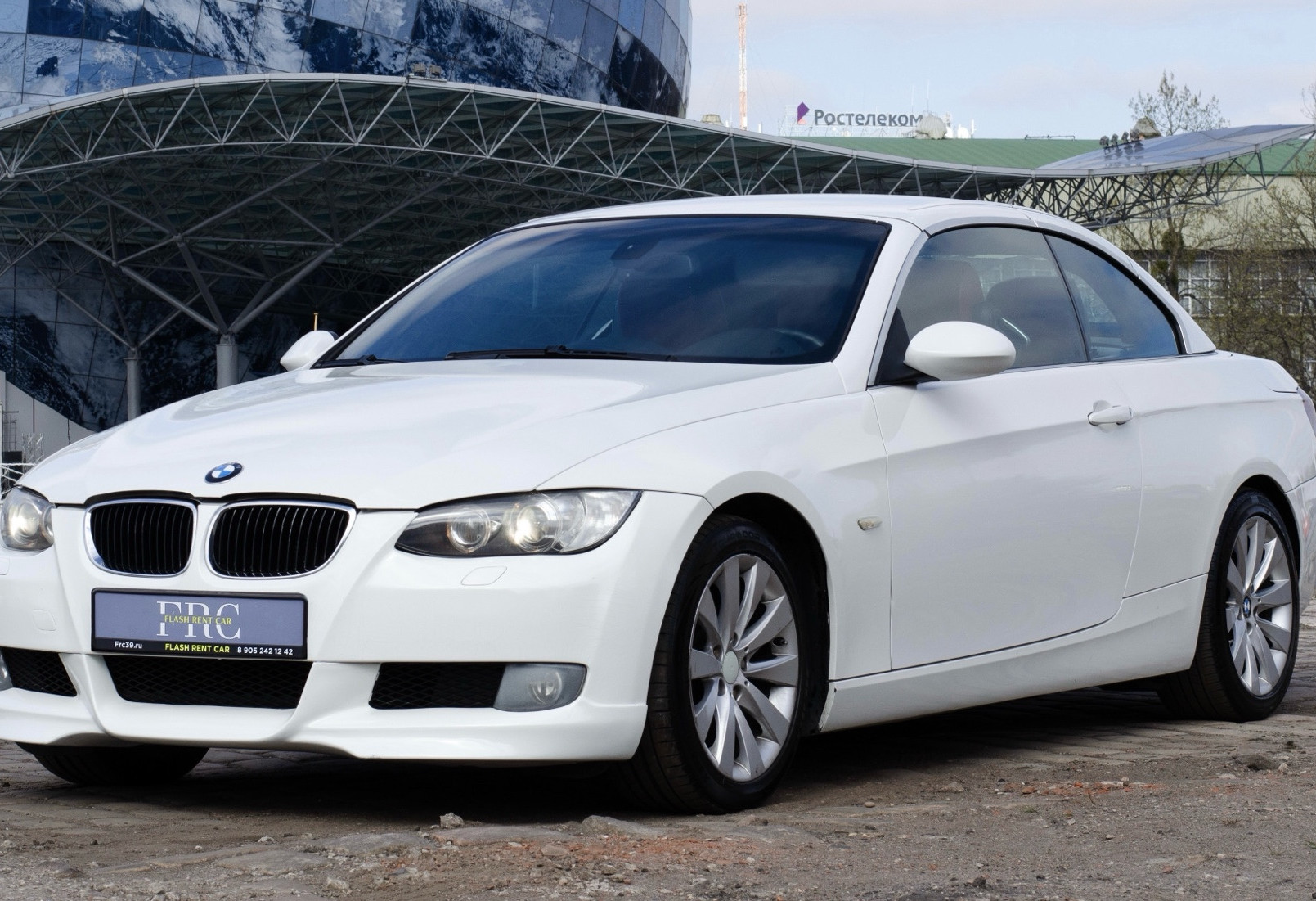 Аренда bmw 3-serii-cabrio бизнес класса 2008 года в городе Москва от 6232 руб./сутки, задний привод, двигатель: бензин, объем 2.5 литров, каско (Впишу в полис), ОСАГО (Мультидрайв), без водителя, недорого, вид 3 - RentRide