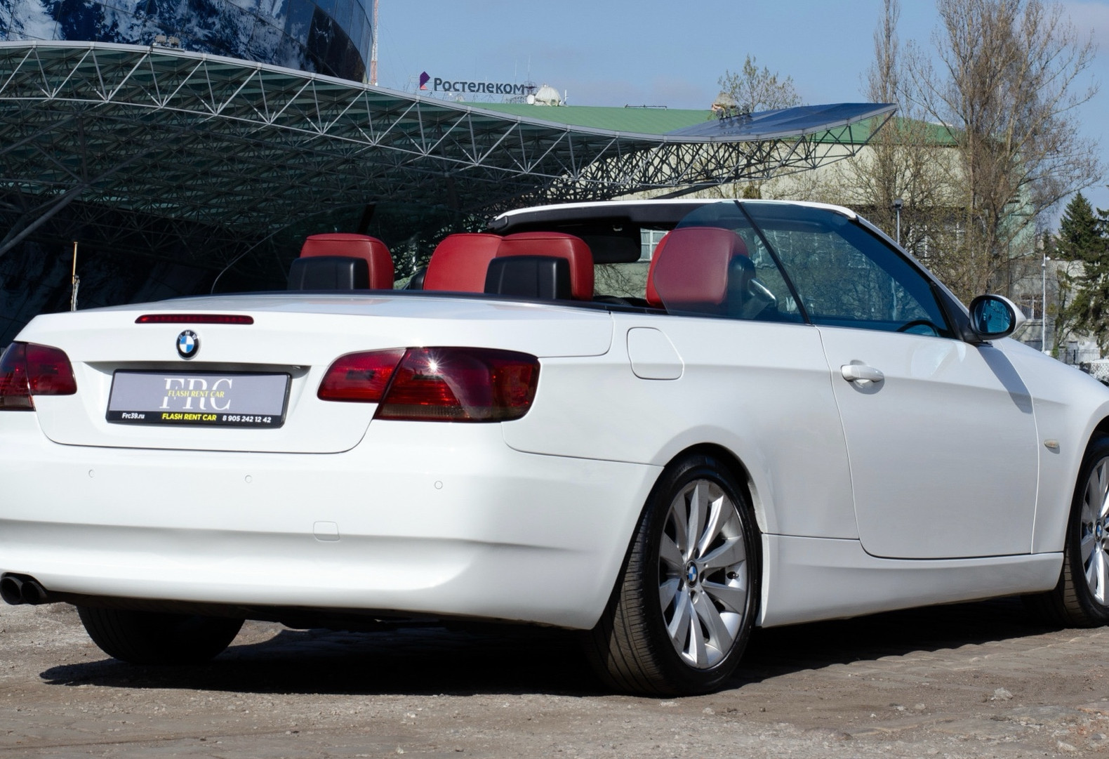 Аренда bmw 3-serii-cabrio бизнес класса 2008 года в городе Москва от 6232 руб./сутки, задний привод, двигатель: бензин, объем 2.5 литров, каско (Впишу в полис), ОСАГО (Мультидрайв), без водителя, недорого, вид 2 - RentRide