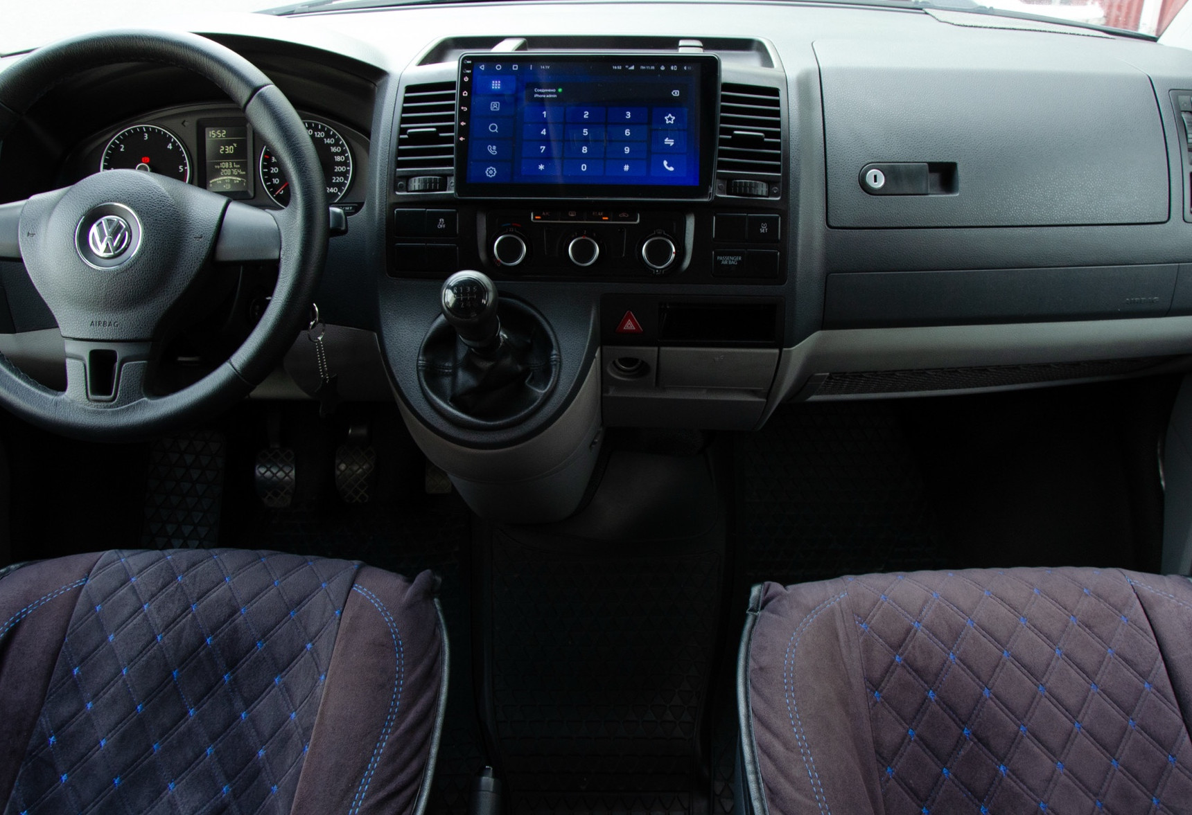 Аренда volkswagen caravelle 2012 года в городе Москва от 7192 руб./сутки, передний привод, двигатель: дизель, объем 2 литра, каско (Впишу в полис), ОСАГО (Мультидрайв), без водителя, недорого, вид 8 - RentRide