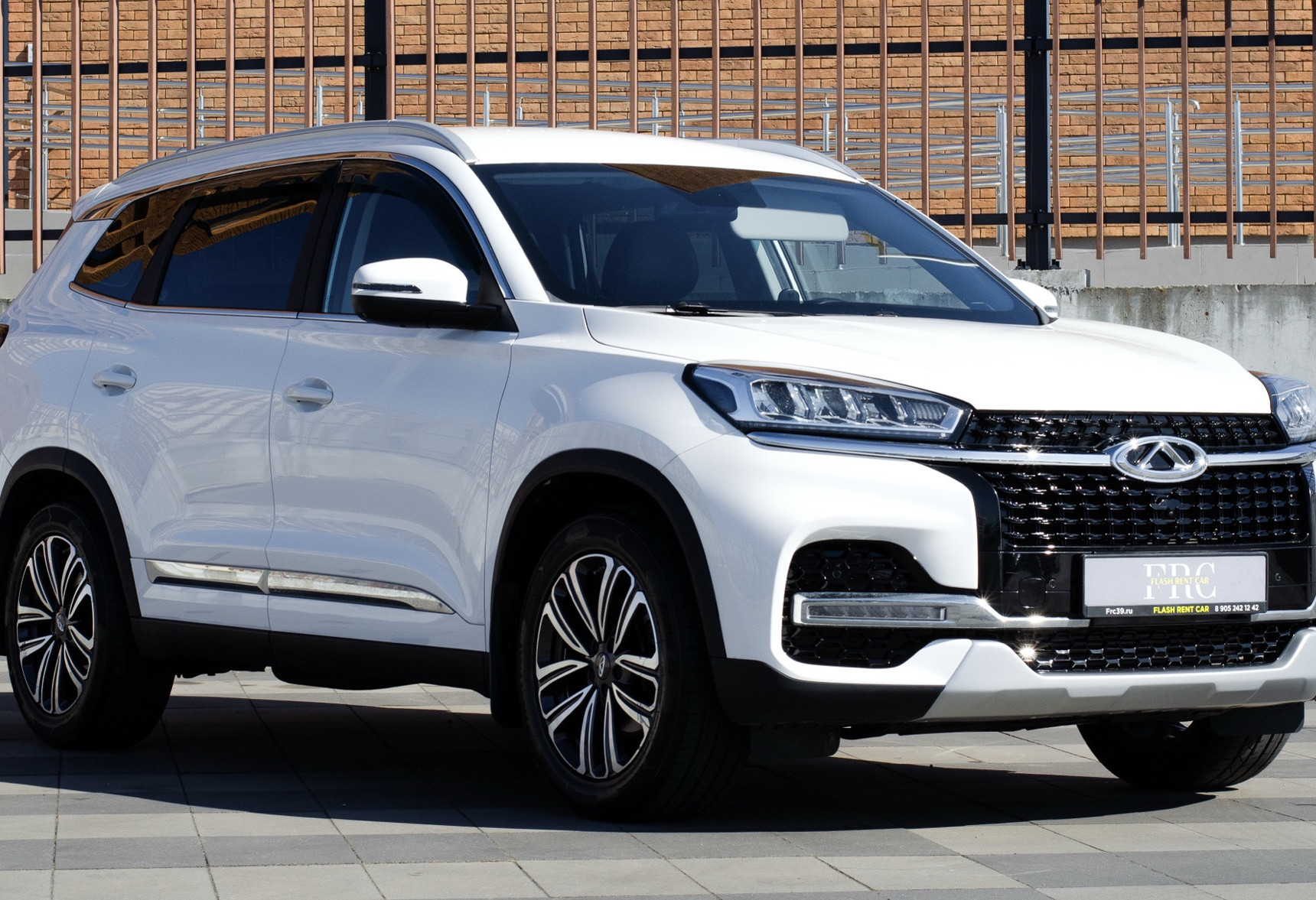 Аренда chery tiggo-8 комфорт класса 2020 года в городе Москва от 5592 руб./сутки, передний привод, двигатель: бензин, объем 2 литра, каско (Впишу в полис), ОСАГО (Мультидрайв), без водителя, недорого, вид 2 - RentRide