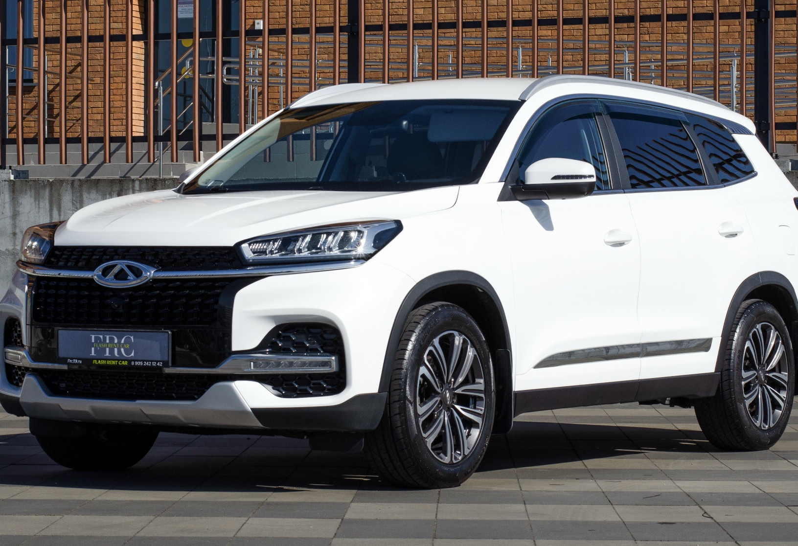 Аренда chery tiggo-8 комфорт класса 2020 года в городе Москва от 5592 руб./сутки, передний привод, двигатель: бензин, объем 2 литра, каско (Впишу в полис), ОСАГО (Мультидрайв), без водителя, недорого - RentRide