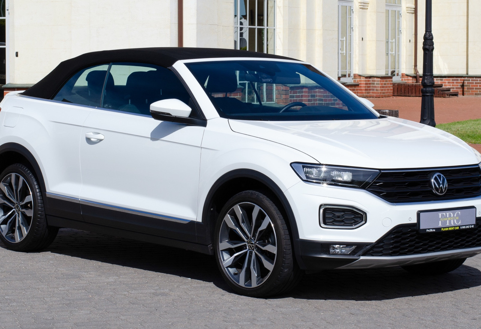 Аренда volkswagen t-roc бизнес класса 2021 года в городе Москва от 7992 руб./сутки, передний привод, двигатель: бензин, объем 1.5 литров, каско (Впишу в полис), ОСАГО (Мультидрайв), без водителя, недорого, вид 5 - RentRide
