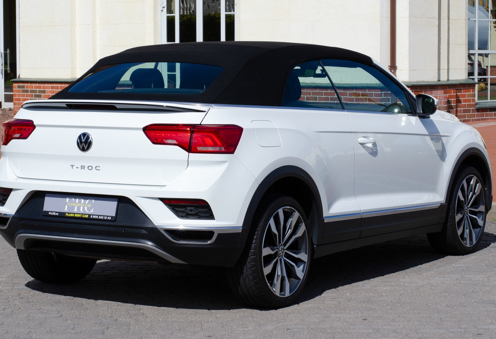 Аренда volkswagen t-roc бизнес класса 2021 года в городе Москва от 7992 руб./сутки, передний привод, двигатель: бензин, объем 1.5 литров, каско (Впишу в полис), ОСАГО (Мультидрайв), без водителя, недорого, вид 6 - RentRide